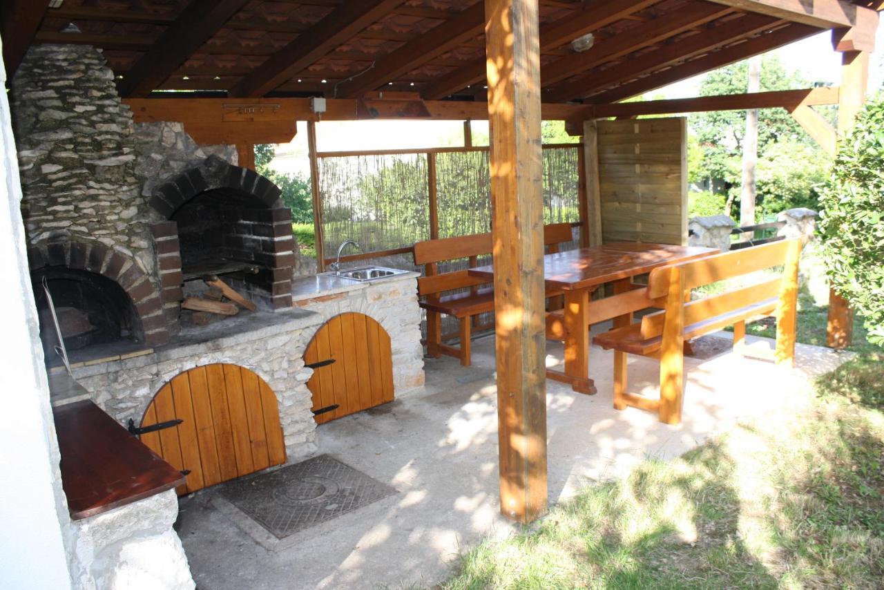Holiday Home Radmila Premantura Exterior photo