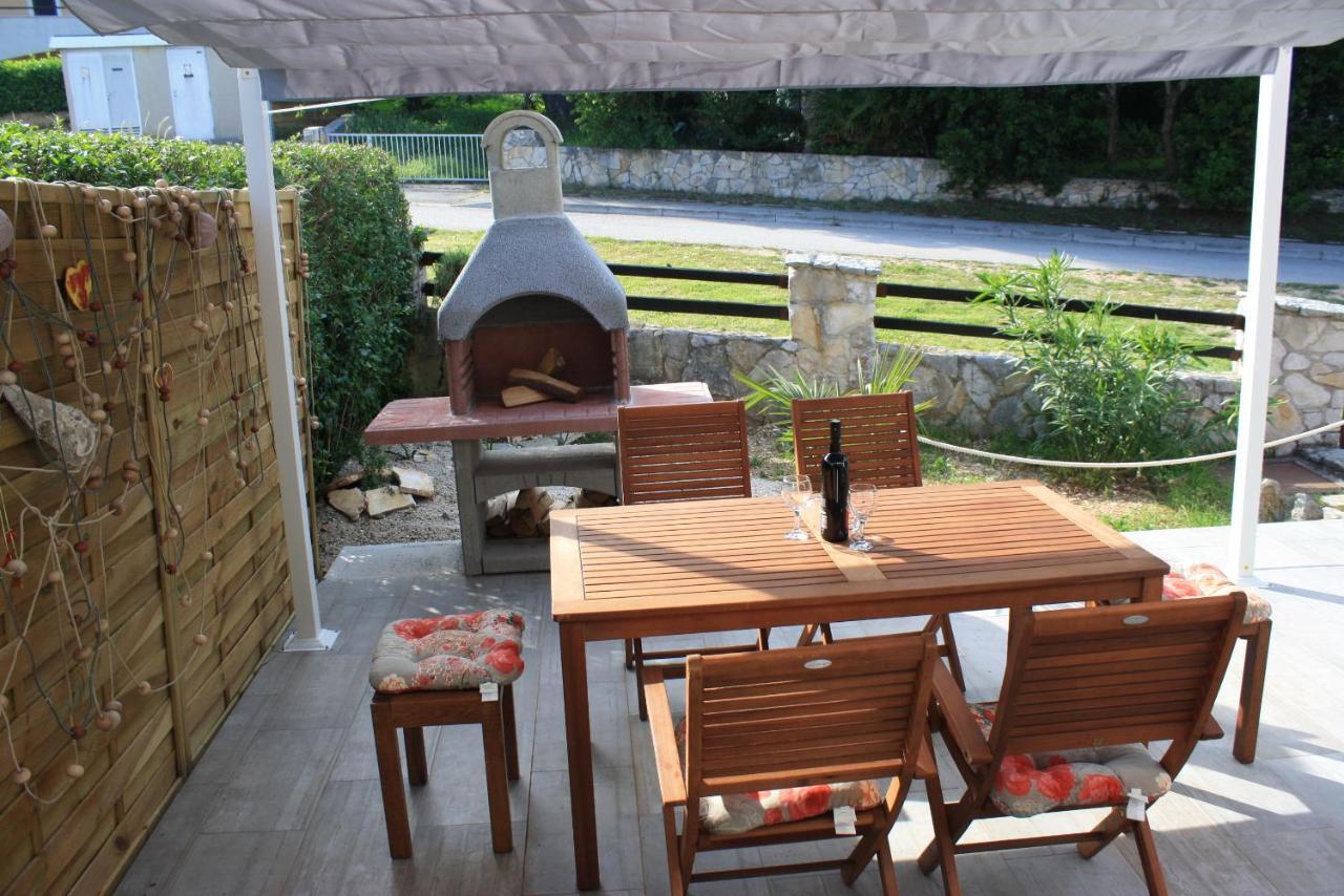 Holiday Home Radmila Premantura Exterior photo