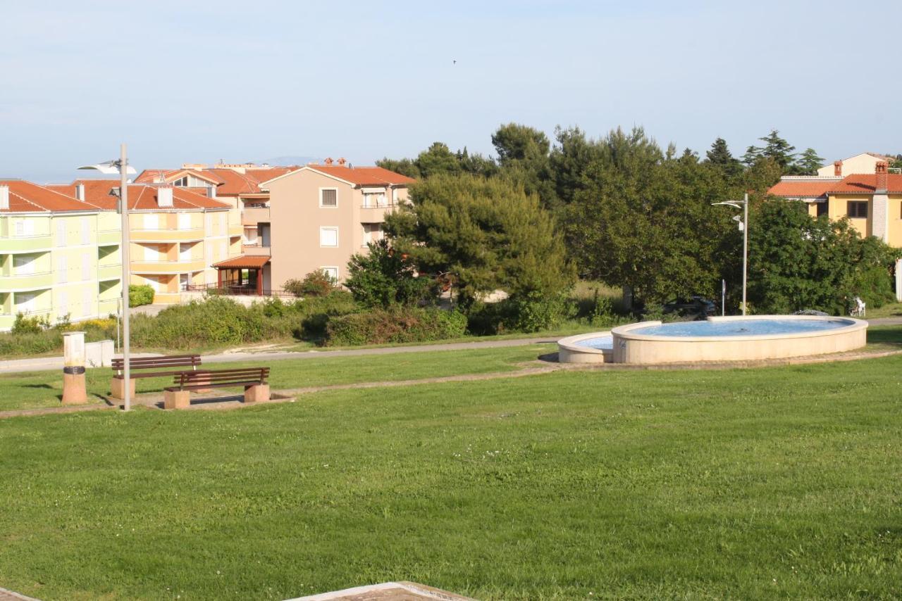 Holiday Home Radmila Premantura Exterior photo